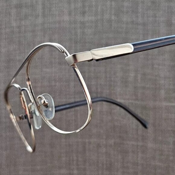 Vintage Luxottica Men Eyeglasses Frame Gold Tone 54[]18 145 Frame Italy - Picture 3 of 12